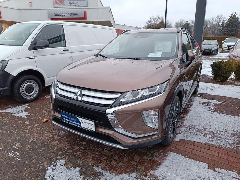 Braun Gebraucht 2018 Mitsubishi Eclipse Cross Plus SUV | 14.990 € (Superpreis) - Bild 1/4