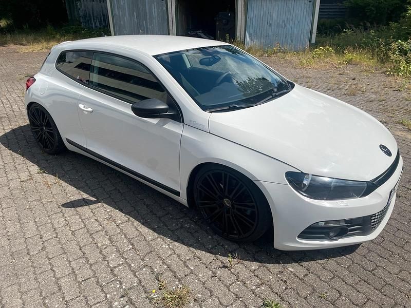 Gebraucht VW Scirocco 160 PS (117 kW) 2009 Weiß Coupé