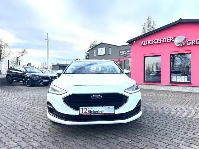 Gebraucht Ford Focus Cool & Connect 125 PS (91 kW) 2022 Weiß Limousine