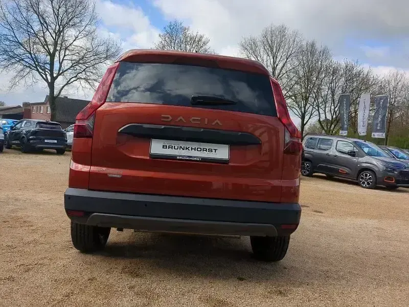 Neu Dacia Jogger Extreme 141 PS (103 kW) 2025 Braun Van / Kleinbus