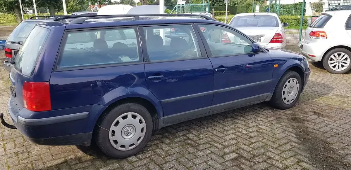 Gebraucht VW Passat Comfortline 101 PS (74 kW) 1997 Blau Kombi