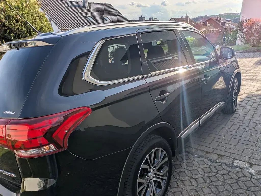 Gebraucht Mitsubishi Outlander Diamant Edition 150 PS (110 kW) 2017 Schwarz SUV
