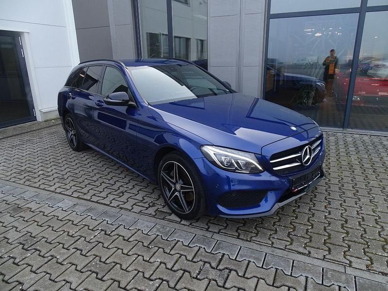 Gebraucht Mercedes C180 156 PS (114 kW) 2015 Blau Kombi