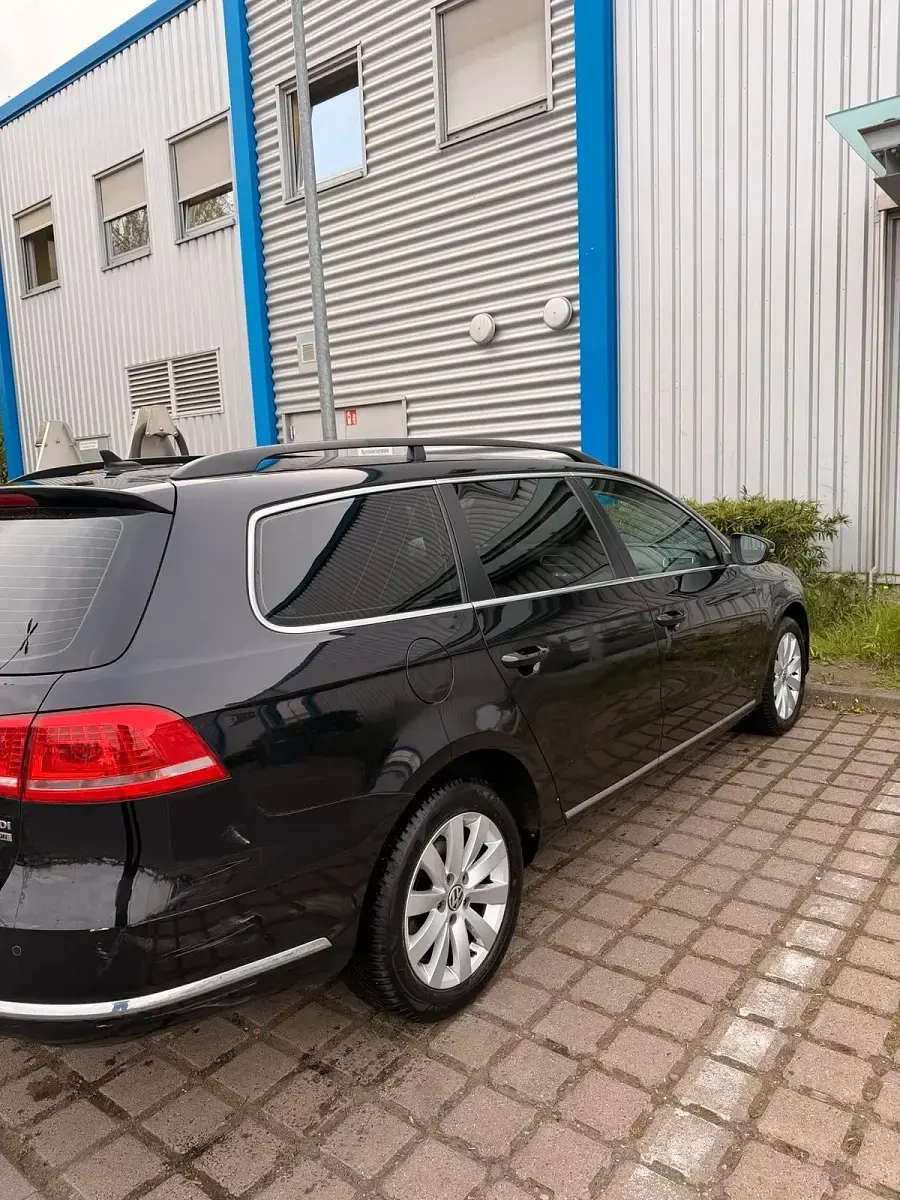 Gebraucht VW Passat 140 PS (102 kW) 2012 Schwarz Kombi