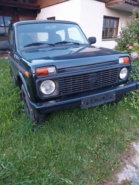 Grün Gebraucht 2014 Lada niva SUV | 7.500 € (Fairer Preis) - Bild 1/4