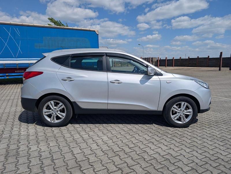 Gebraucht Hyundai ix35 136 PS (100 kW) 2011 Silber SUV