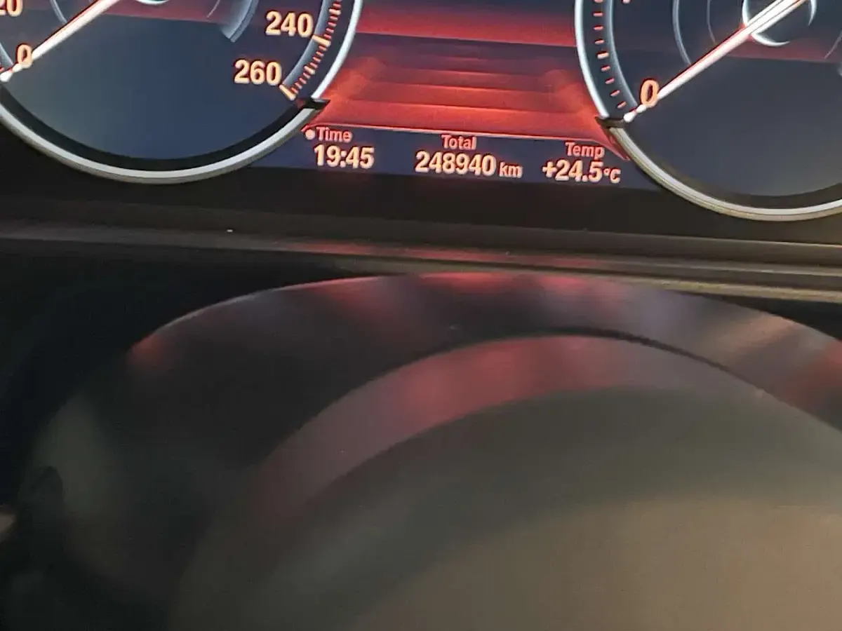 Gebraucht BMW 530 Sport Line 258 PS (189 kW) 2015 Kombi
