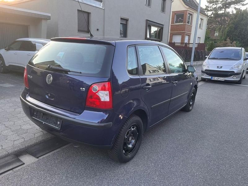 Brugt VW Polo Basis 64 HK (47 kW) 2003 Blå Sedan
