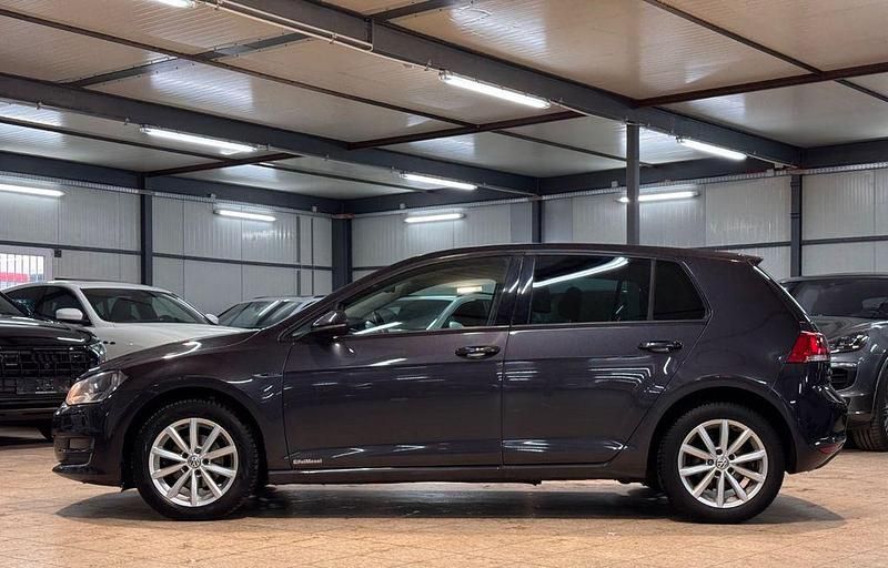 Gebraucht VW Golf VII LOUNGE 86 PS (63 kW) 2015 Grau Limousine