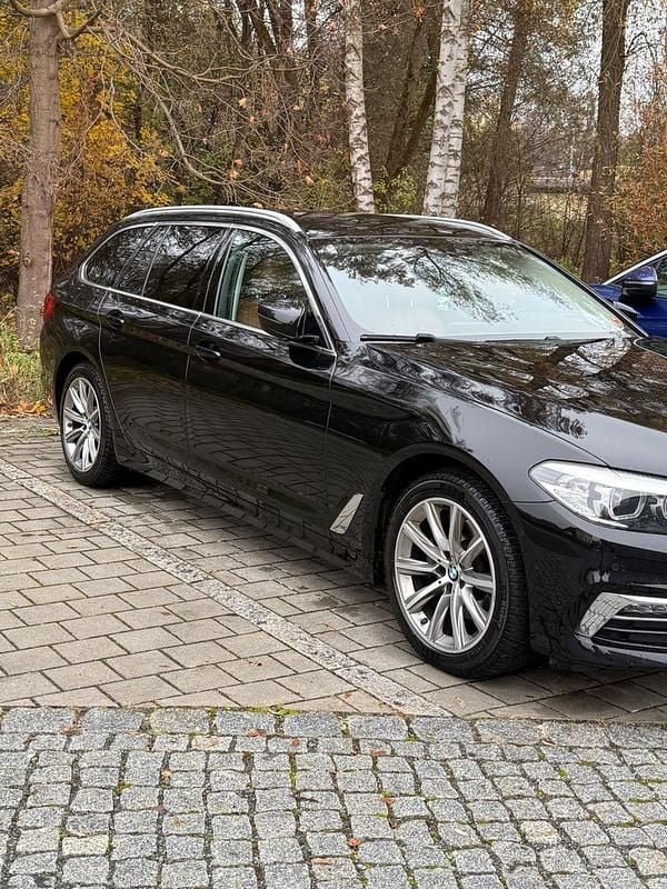 Schwarz Gebraucht 2019 BMW 520 Kombi | 20.000 € (Guter Preis) - Bild 1/4