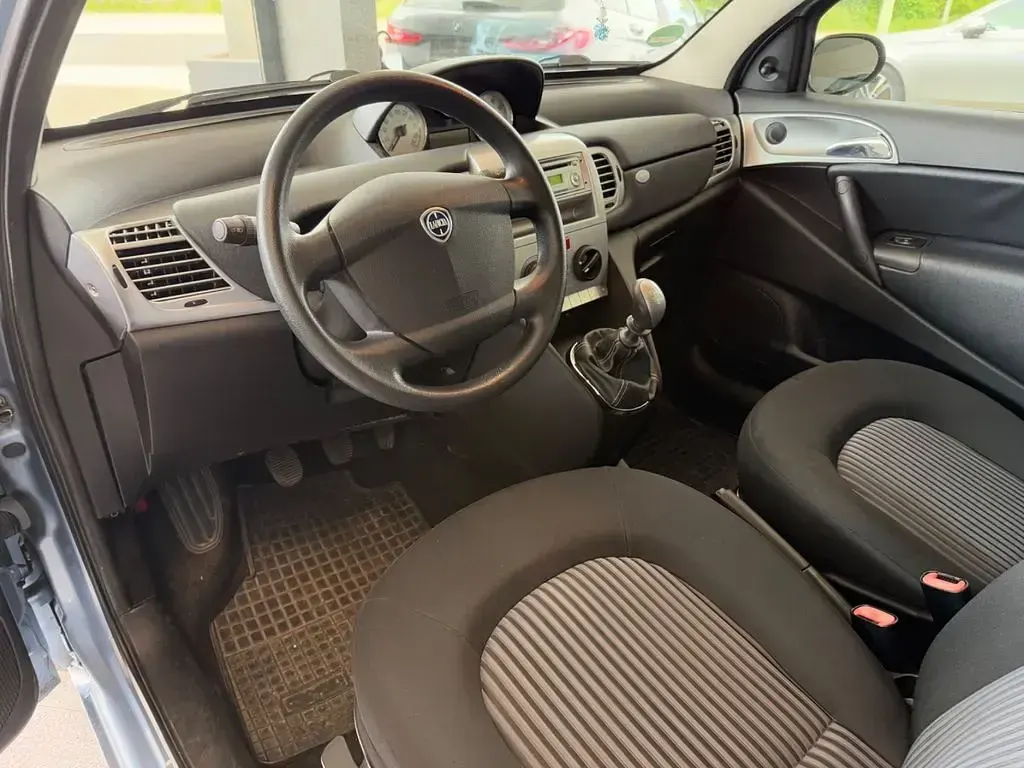 Gebraucht Lancia Ypsilon 60 PS (44 kW) 2009 Blau Kleinwagen