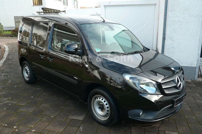 Schwarz Gebraucht 2017 Mercedes Citan 109 Van / Kleinbus | 10.710 € (Fairer Preis) - Bild 1/4
