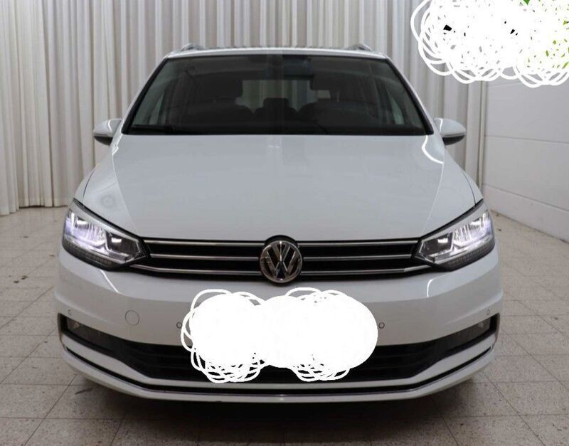 Weiß Gebraucht 2017 VW Touran Highline Van / Kleinbus | 16.600 € (Fairer Preis) - Bild 1/4
