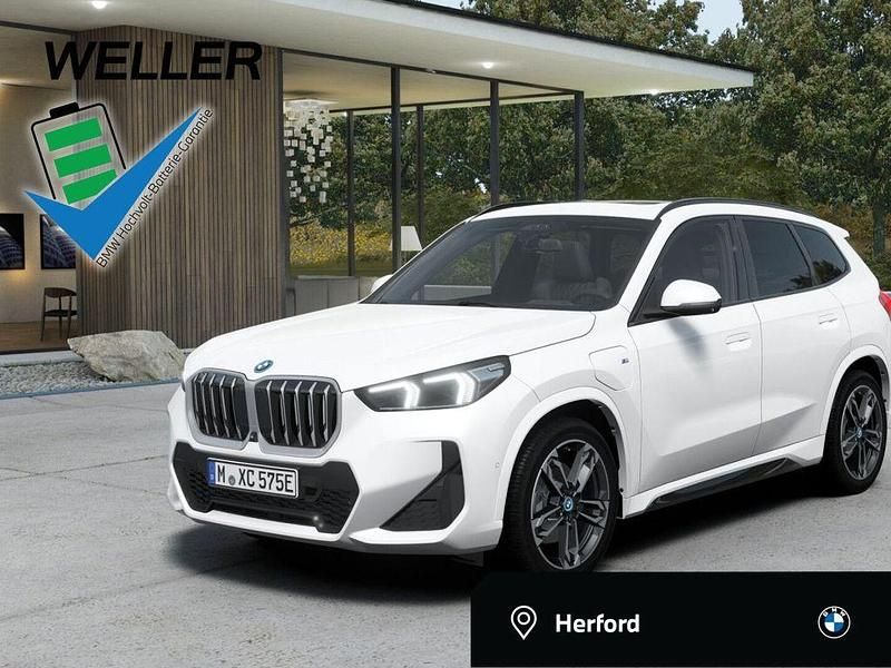 Mineralweiß (weiß) Gebraucht 2024 BMW X1 M Sport SUV | 46.450 € (Fairer Preis) - Bild 1/4