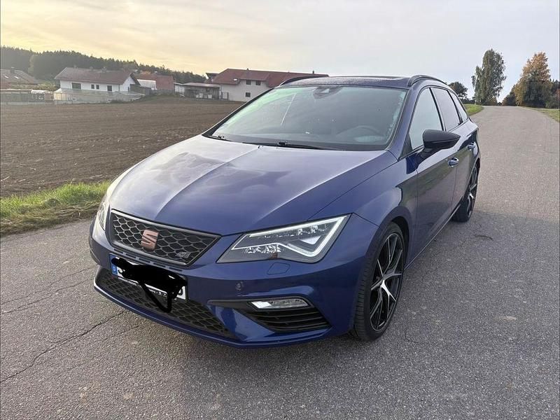 Gebraucht Seat Leon 4Drive 349 PS (256 kW) 2019 Blau Limousine