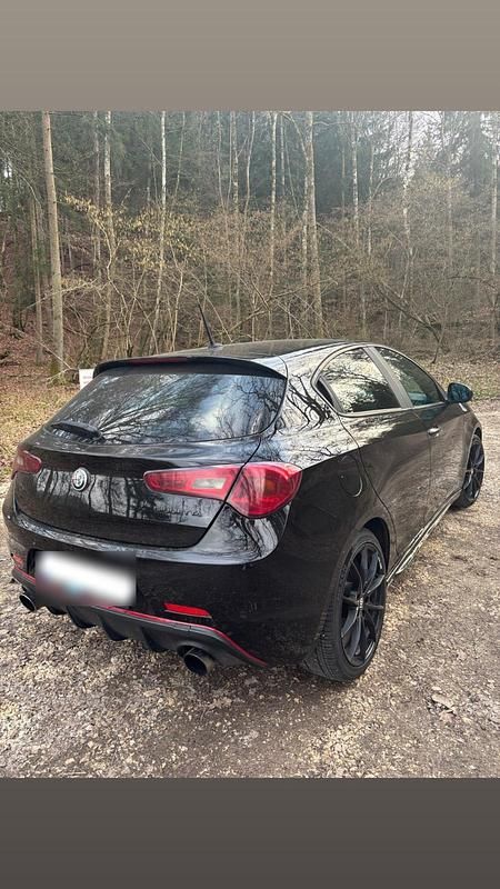 Gebraucht Alfa Romeo Giulietta 241 PS (177 kW) 2017 Schwarz Kleinwagen