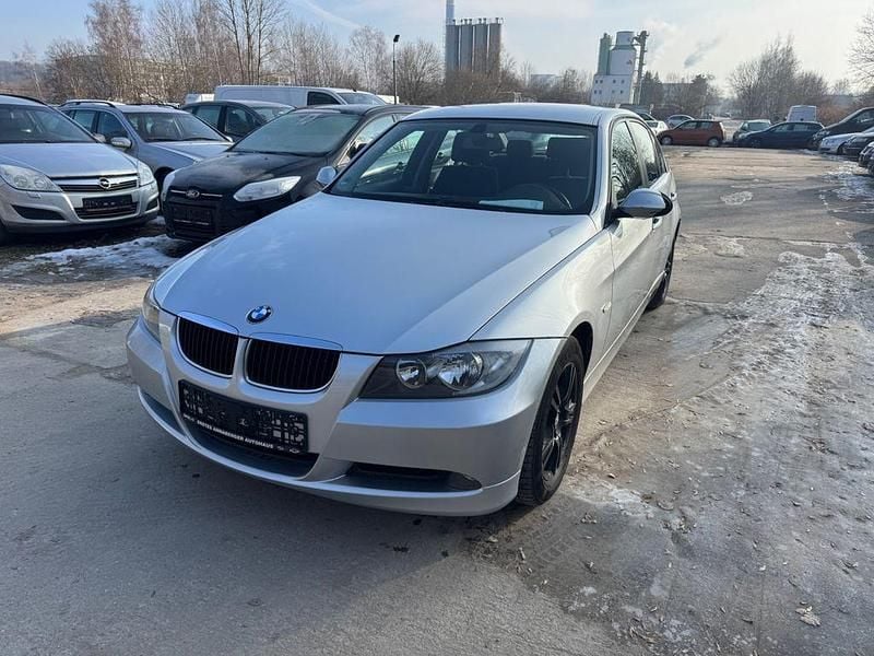 Gebraucht BMW 318 129 PS (94 kW) 2006 Silber Limousine
