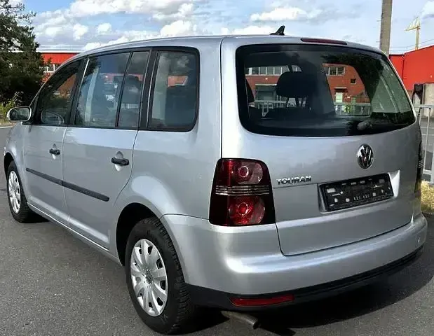 Gebraucht VW Touran 130 PS (95 kW) 2008 Silber Van / Kleinbus