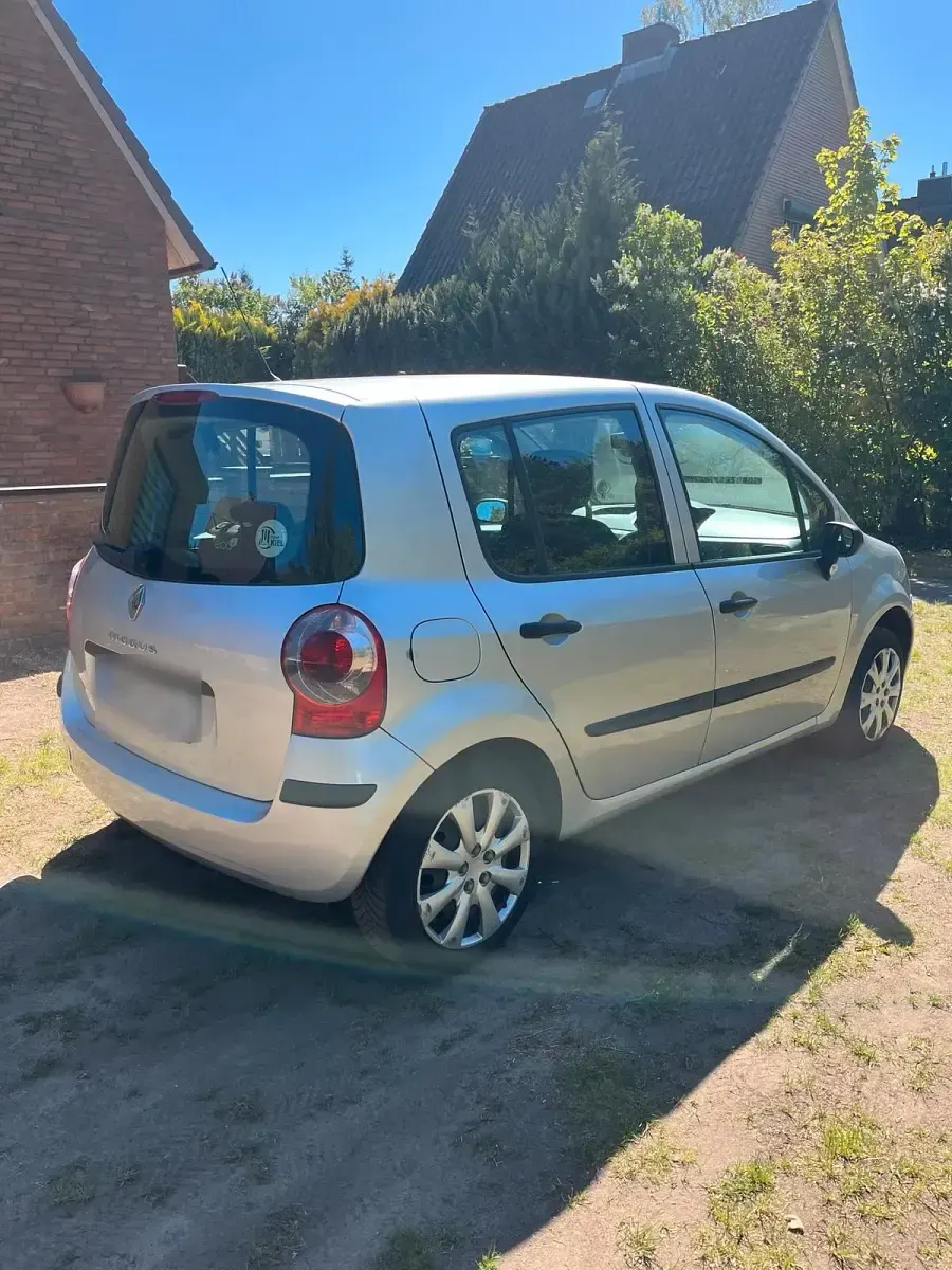 Gebraucht Renault Modus 60 PS (44 kW) 2008 Silber Van / Kleinbus