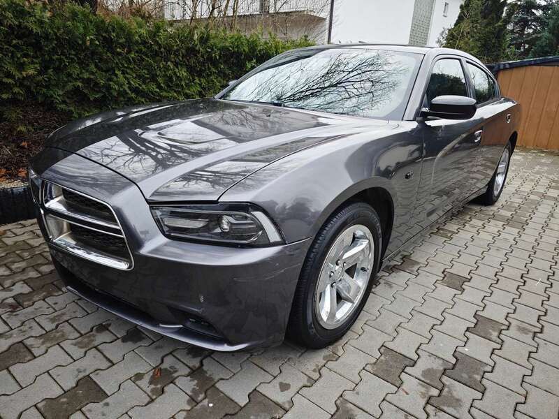 Grau Gebraucht 2013 Dodge Charger Limousine | 9.900 € - Bild 1/4