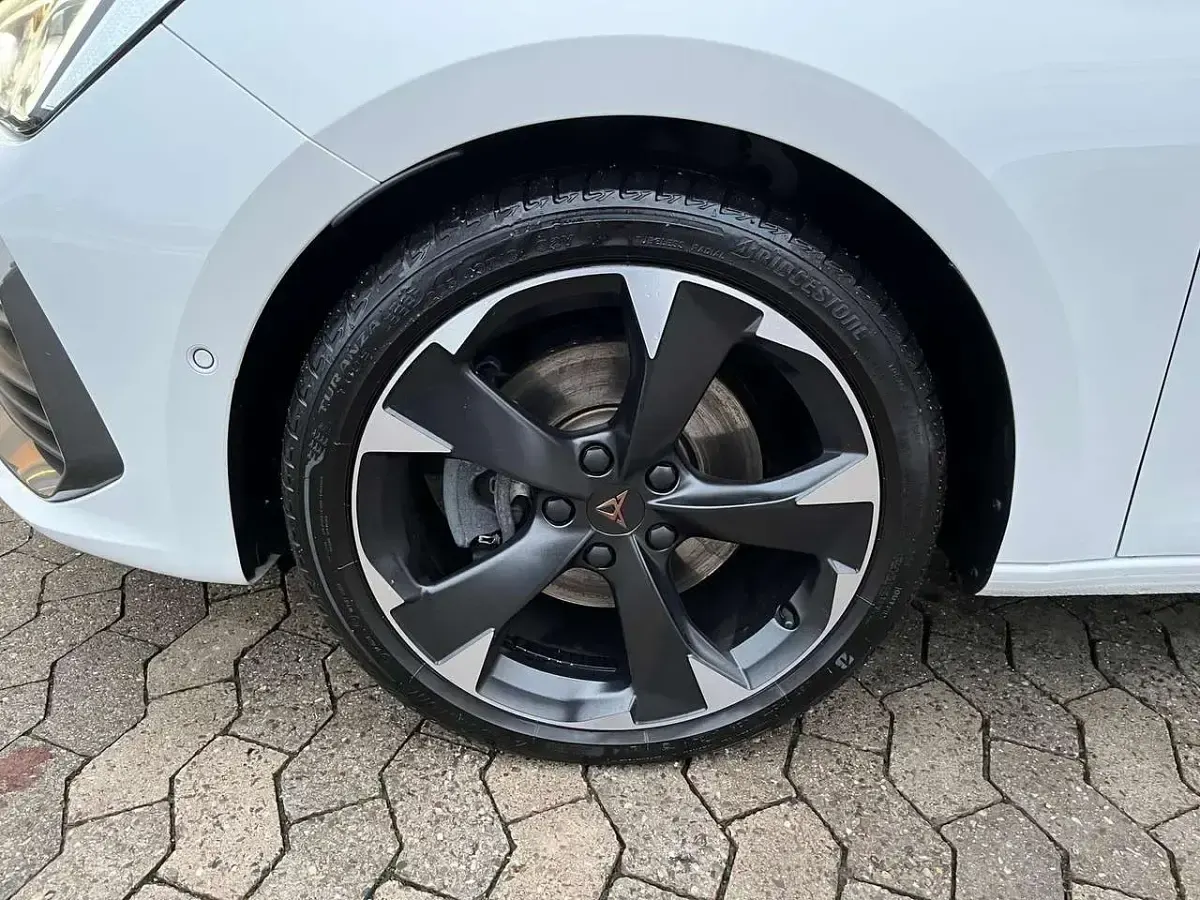 Usata Cupra Leon 150 CV (110 kW) 2024 Bianco Station wagon