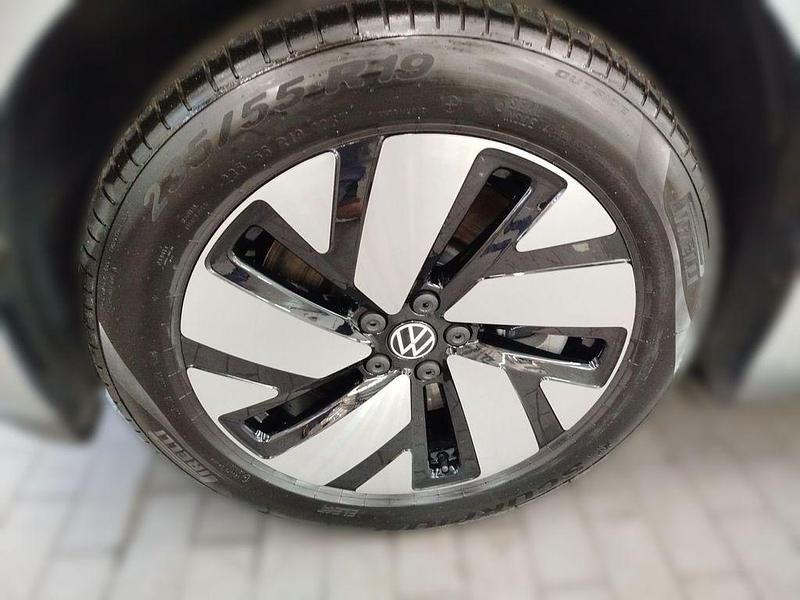 Gebraucht VW ID. Buzz Pro 210 kW (286 PS) 2025 K9 monosilber metallic Van / Kleinbus