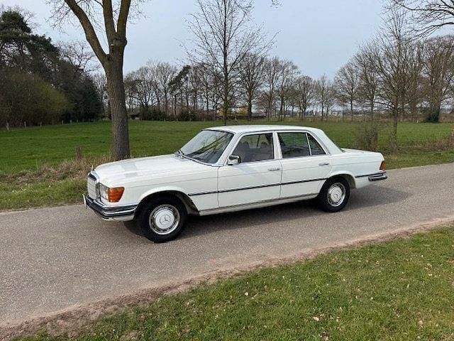 Second-hand Mercedes 280 1972 Alb Berlinǎ