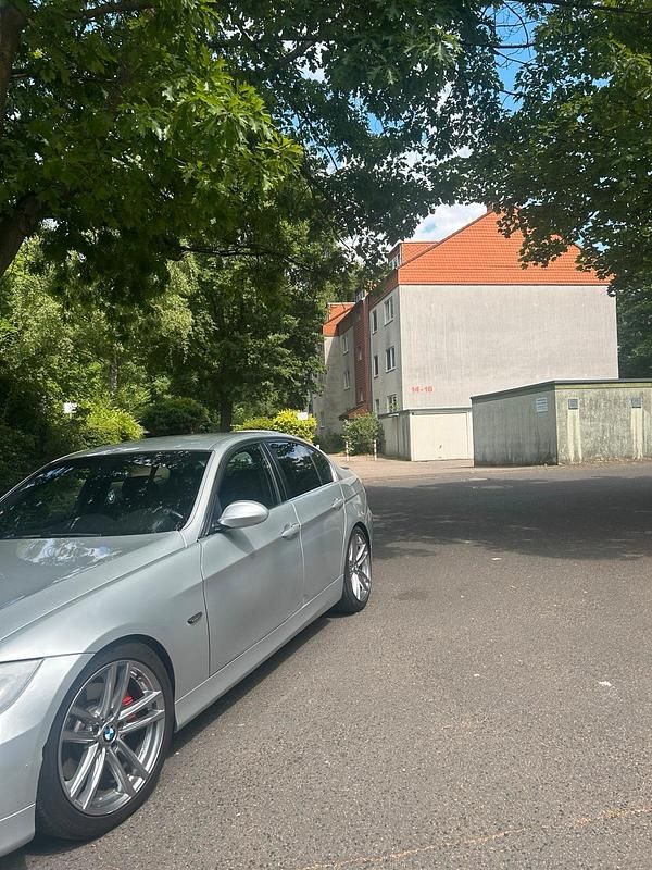 Gebraucht BMW 325 197 PS (144 kW) 2006 Andere farben Limousine