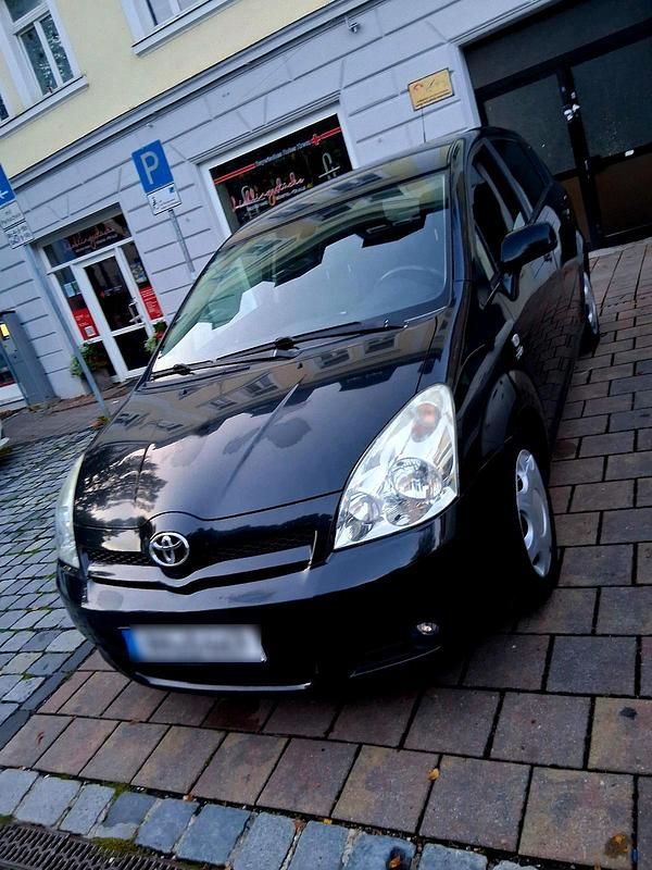 Schwarz Gebraucht 2006 Toyota Verso Van / Kleinbus | 6.000 € - Bild 1/4