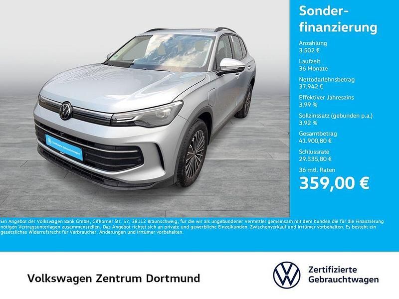 Oyster silver metallic Gebraucht 2024 VW Tiguan Life SUV | 41.444 € (Guter Preis) - Bild 1/4