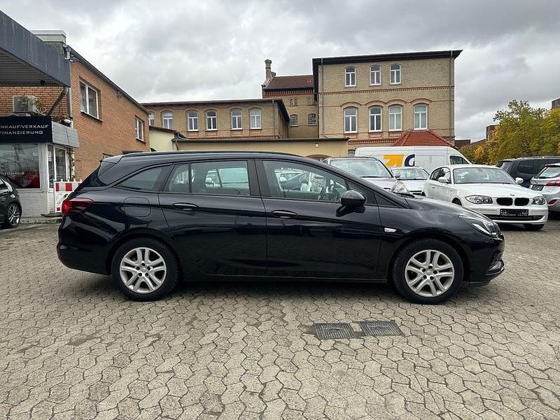 Gebraucht Opel Astra Edition 110 PS (80 kW) 2018 Schwarz Kombi