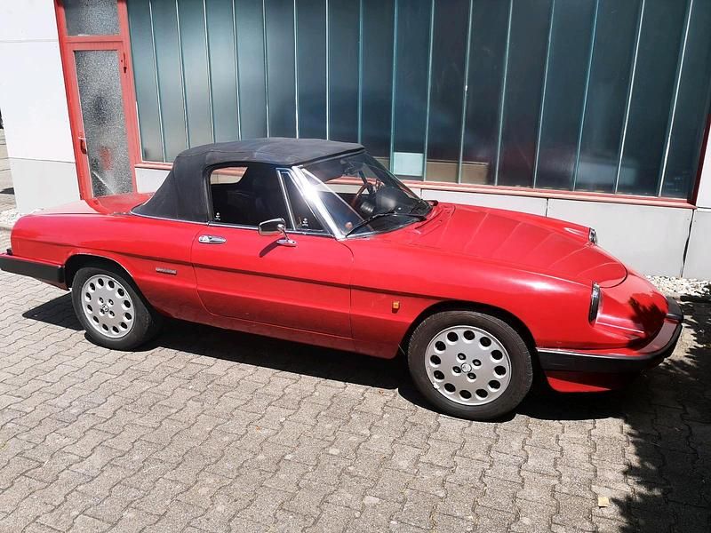 Gebraucht Alfa Romeo Spider 115 PS (84 kW) 1987 Rot Cabrio
