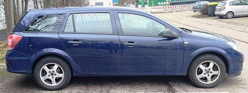 Gebraucht Opel Astra Selection 90 PS (66 kW) 2010 Blau Kombi