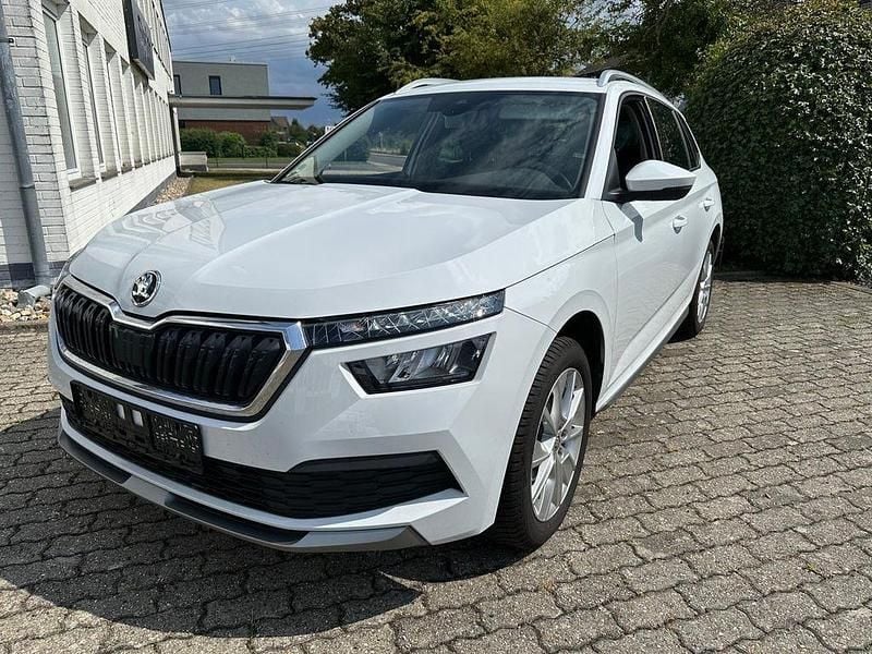 Weiß Gebraucht 2023 Skoda Kamiq Style SUV | 19.500 € (Guter Preis) - Bild 1/4