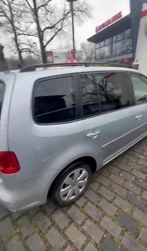 Gebraucht VW Touran 140 PS (102 kW) 2014 Grau Van / Kleinbus