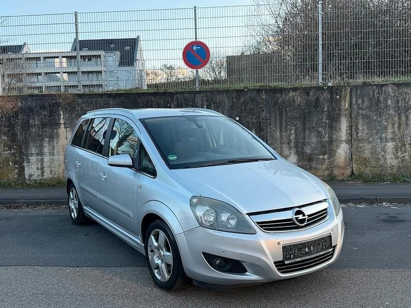 Gebraucht Opel Zafira 140 PS (102 kW) 2008 Silber Van / Kleinbus