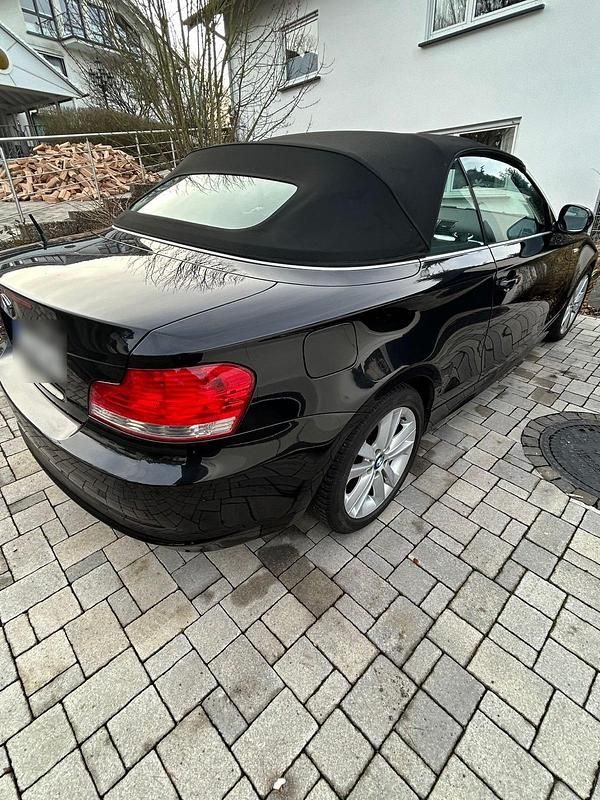 Gebraucht BMW 120 Cabriolet 177 PS (130 kW) 2010 Schwarz Cabrio
