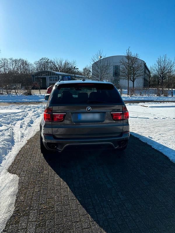 Gebraucht BMW X5 245 PS (180 kW) 2011 Braun SUV
