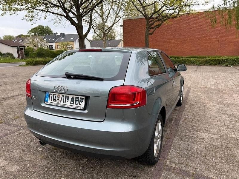 Second-hand Audi A3 Ambition 102 CP (75 kW) 2010 Argintiu Hatchback