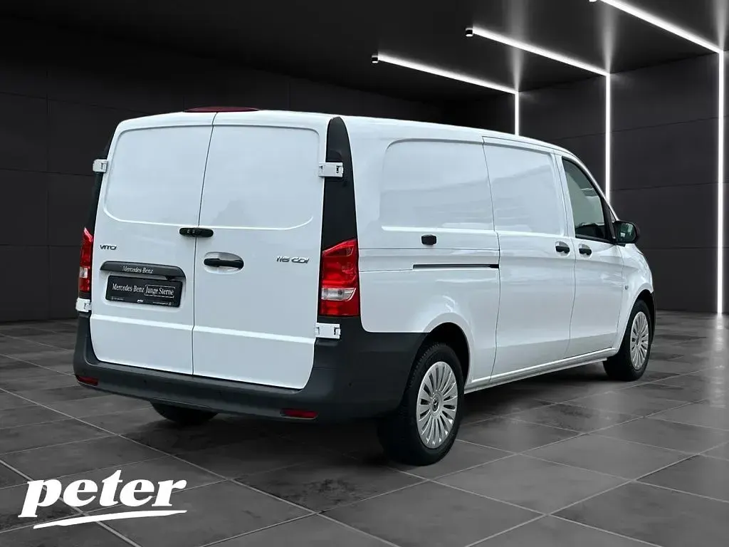 Gebraucht Mercedes Vito 163 PS (119 kW) 2025 Arktikweiß Van
