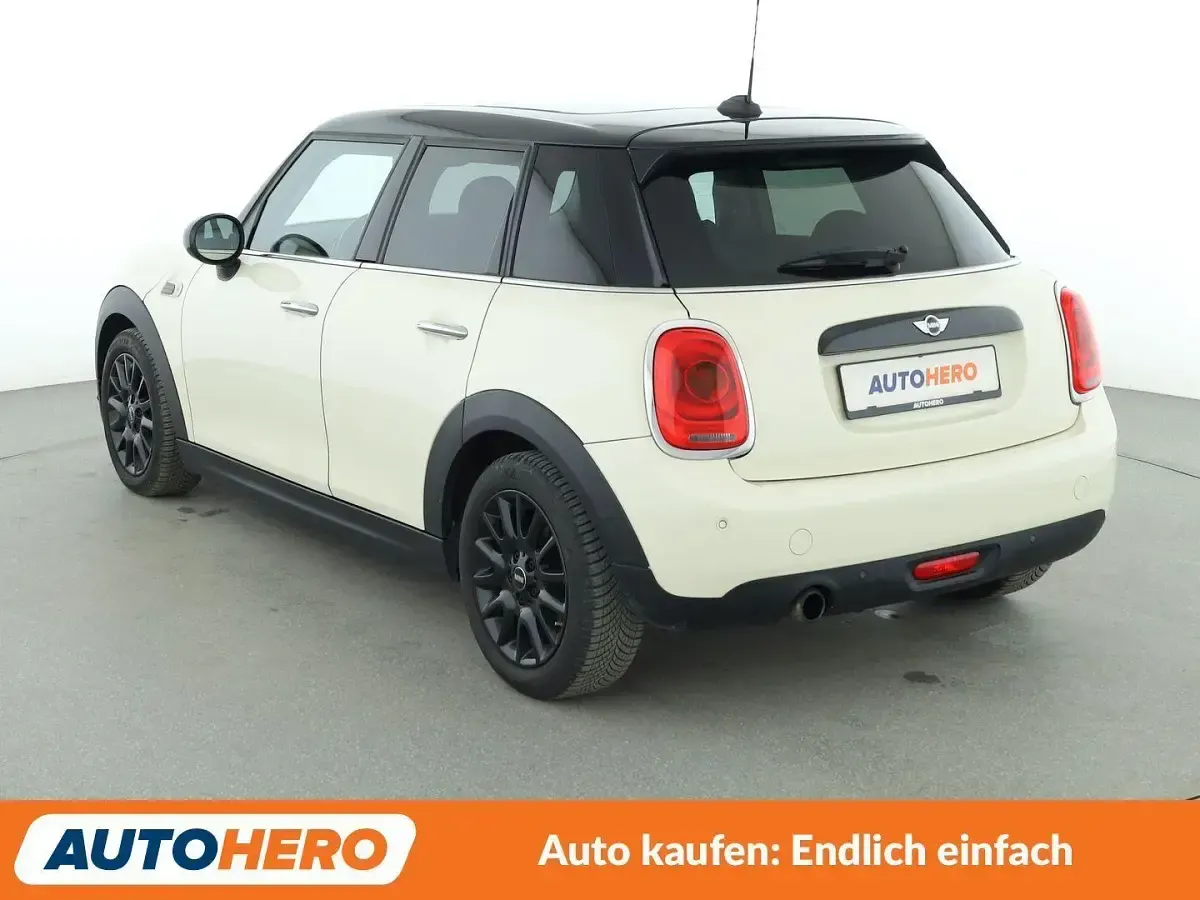 Gebraucht Mini Cooper 136 PS (100 kW) 2017 Weiß Kleinwagen