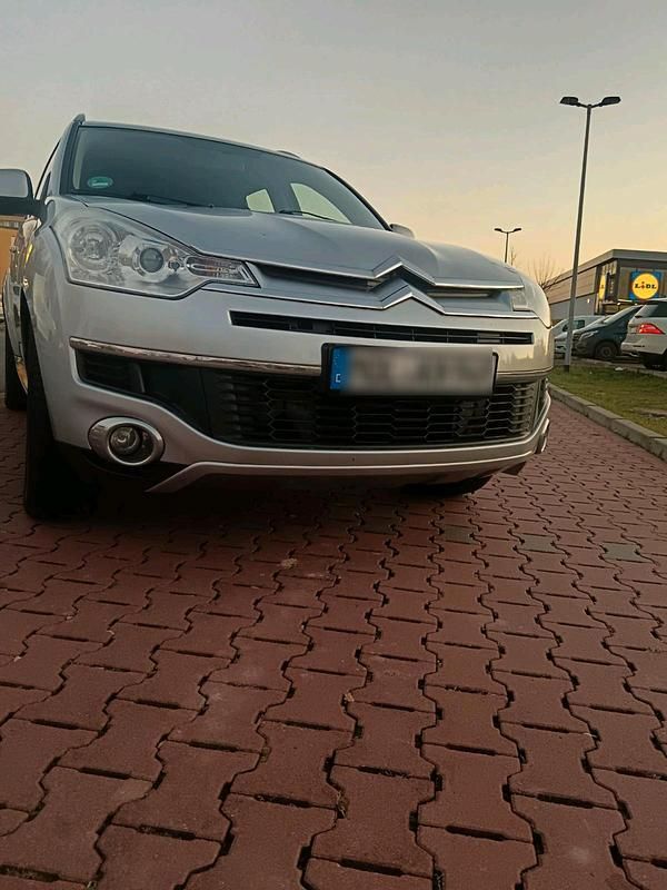 Grau Gebraucht 2007 Citroën C-Crosser SUV | 2.299 € - Bild 1/4