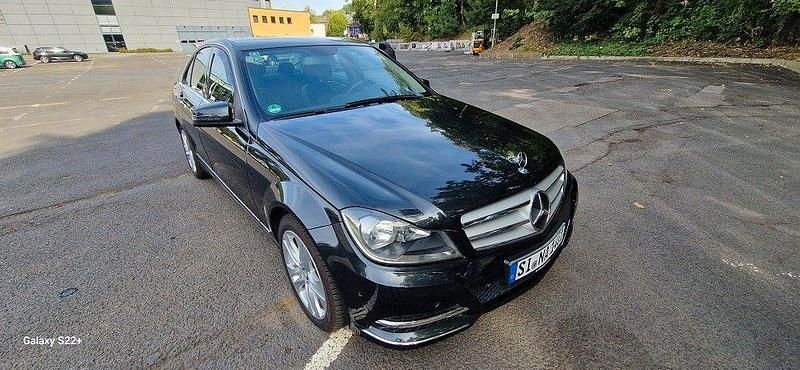 Schwarz Gebraucht 2014 Mercedes C180 Avantgarde Limousine | 14.500 € (Guter Preis) - Bild 1/4