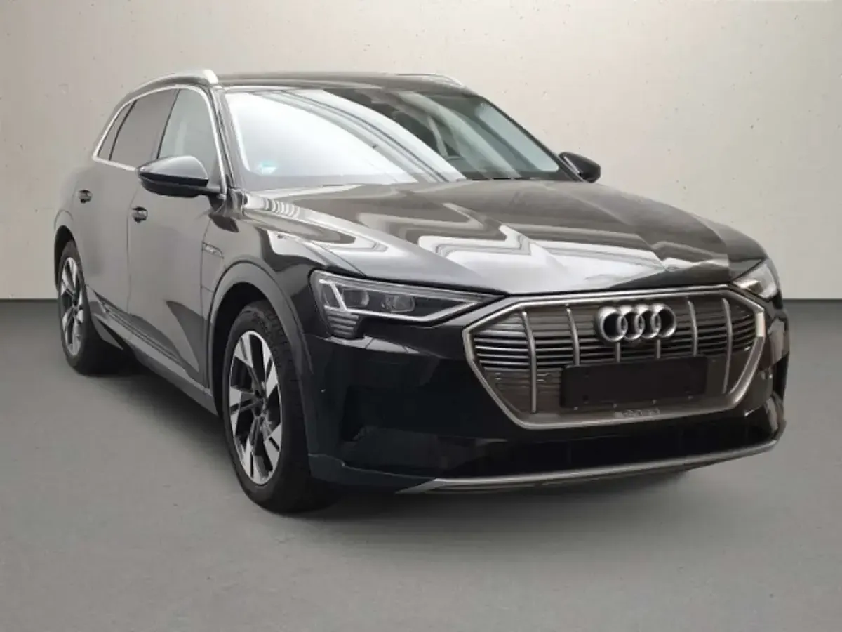 Gebraucht Audi e-tron Advanced 300 kW (408 PS) 2022 Mythosschwarz SUV
