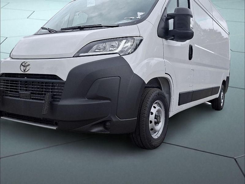Neu Toyota Proace 141 PS (103 kW) 2025 Icy white Van / Kleinbus