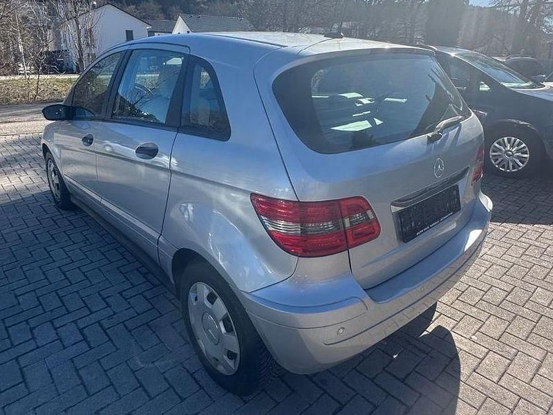 Gebraucht Mercedes B170 116 PS (85 kW) 2005 Silber Van / Kleinbus