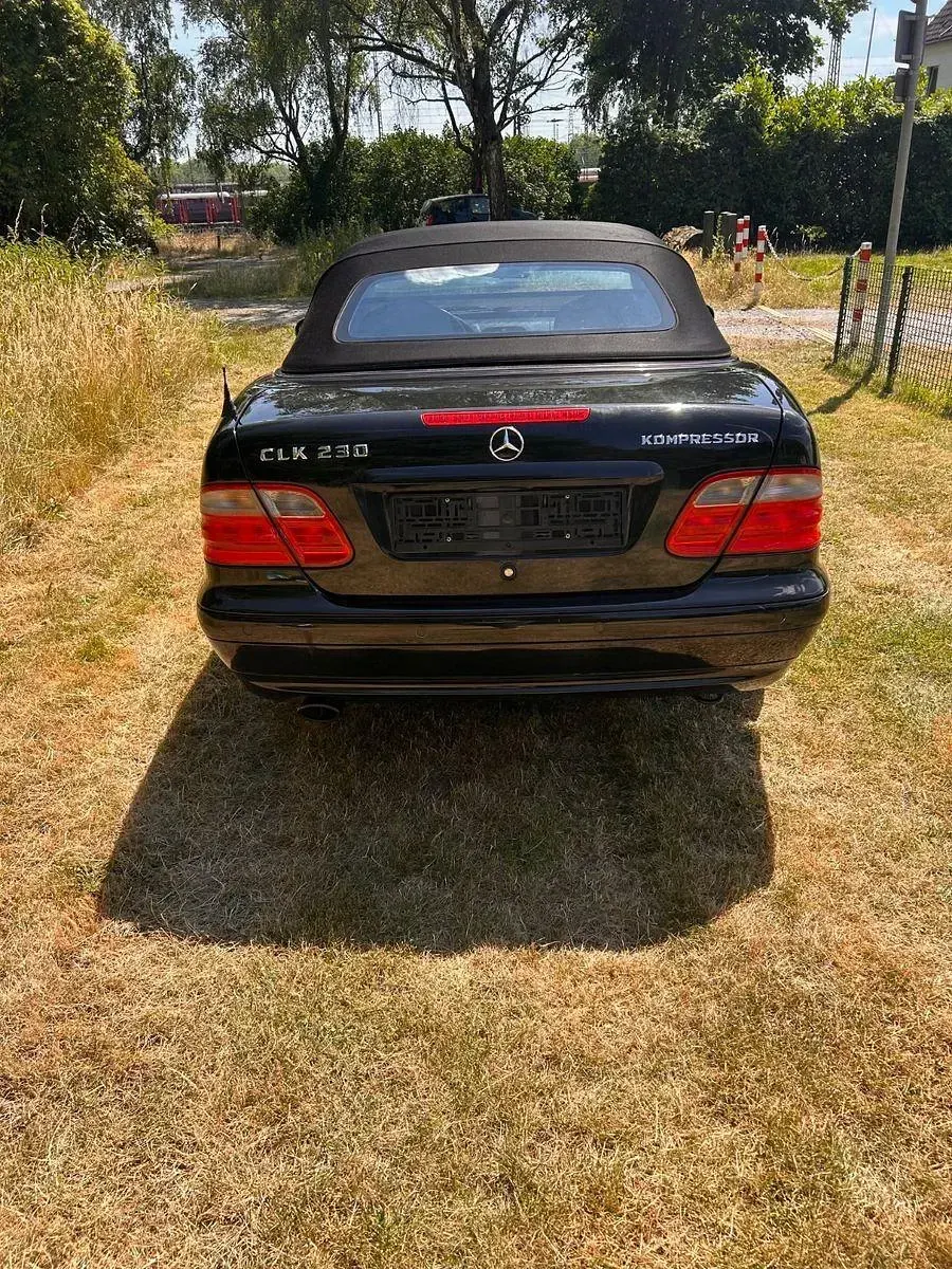 Gebraucht Mercedes CLK230 Avantgarde 193 PS (141 kW) 2000 Schwarz Cabrio