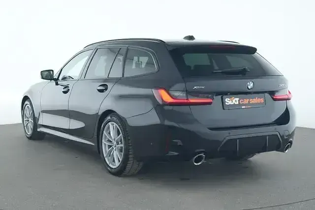Gebraucht BMW 320 M Sport 190 PS (139 kW) 2025 Schwarz Kombi