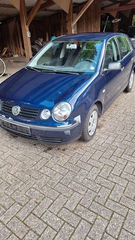 Blau Gebraucht 2002 VW Polo Basis Limousine | 500 € (Superpreis) - Bild 1/4