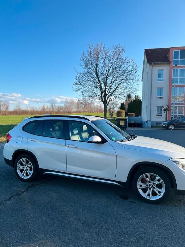 Gebraucht BMW X1 143 PS (105 kW) 2012 Weiß SUV